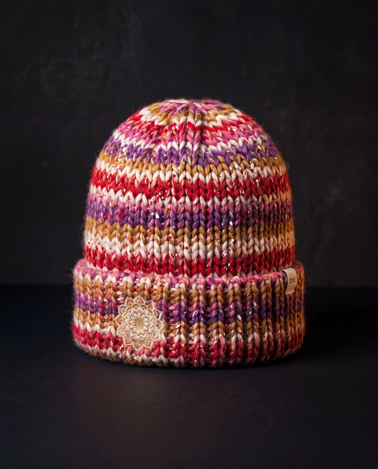 Bonnet ONE Mandala multicolore — peint à la main