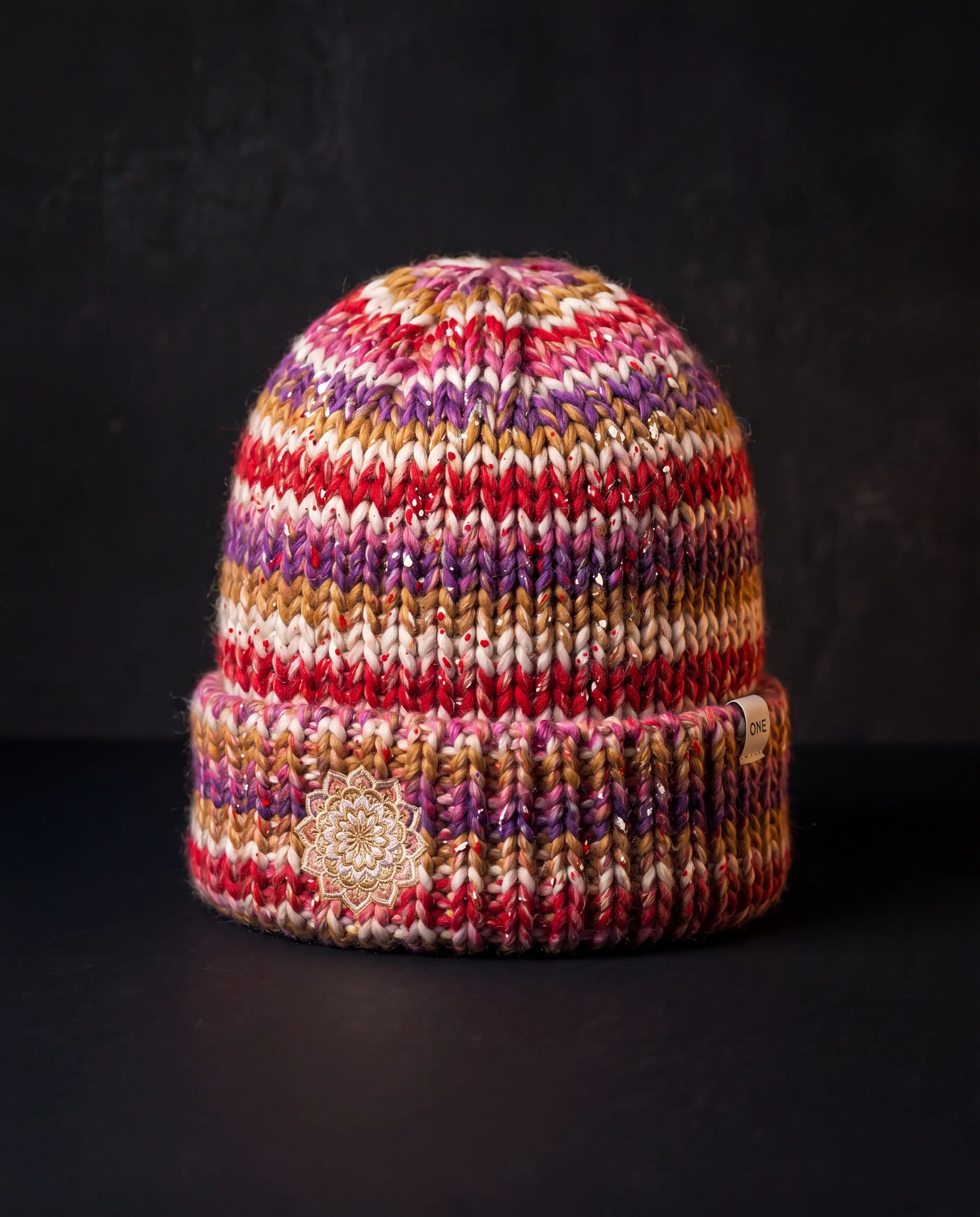 Bonnet ONE Mandala multicolore — peint à la main