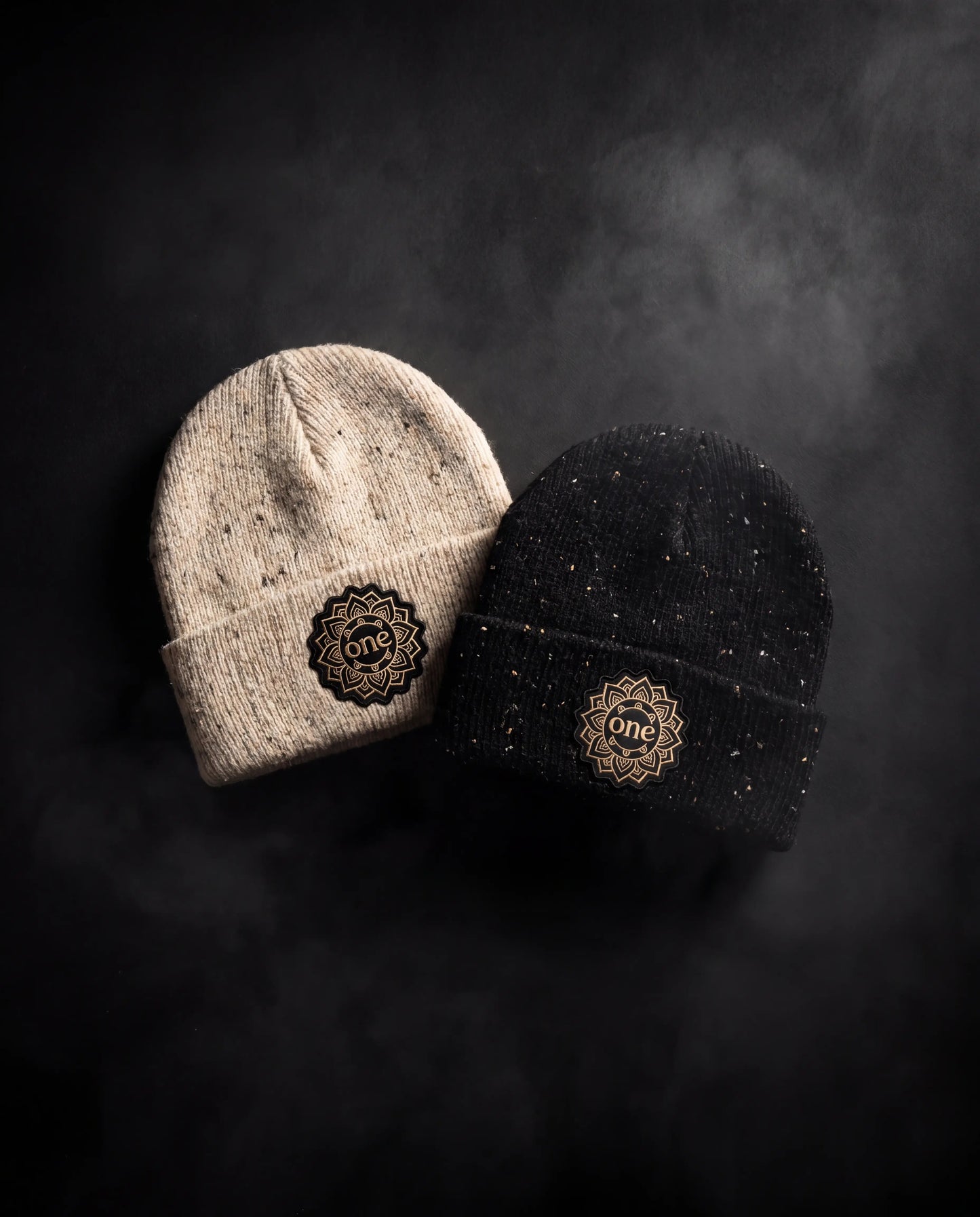 Bonnets ONE Tweedy — pièce phare studio dark